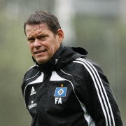 HSV-Trainer Arnesen: Mit dem Kopf in Richtung Abgrund